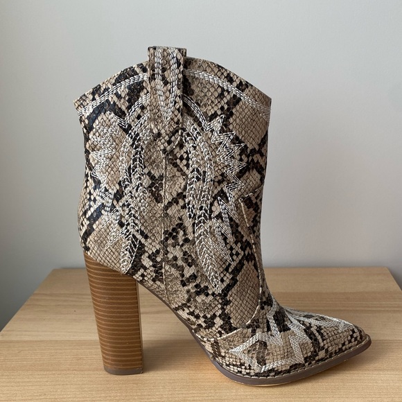 Snake Skin Cowboy Heels - Picture 5 of 7